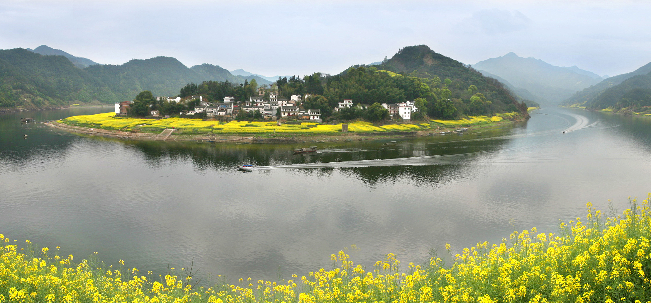 动车a02线:清凉黄山,新安江山水画廊,徽州古城,雄村